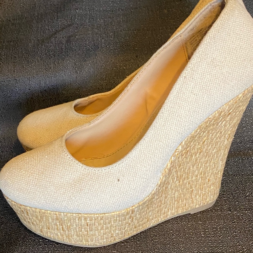 Beige espadrilles platform heels 7.5